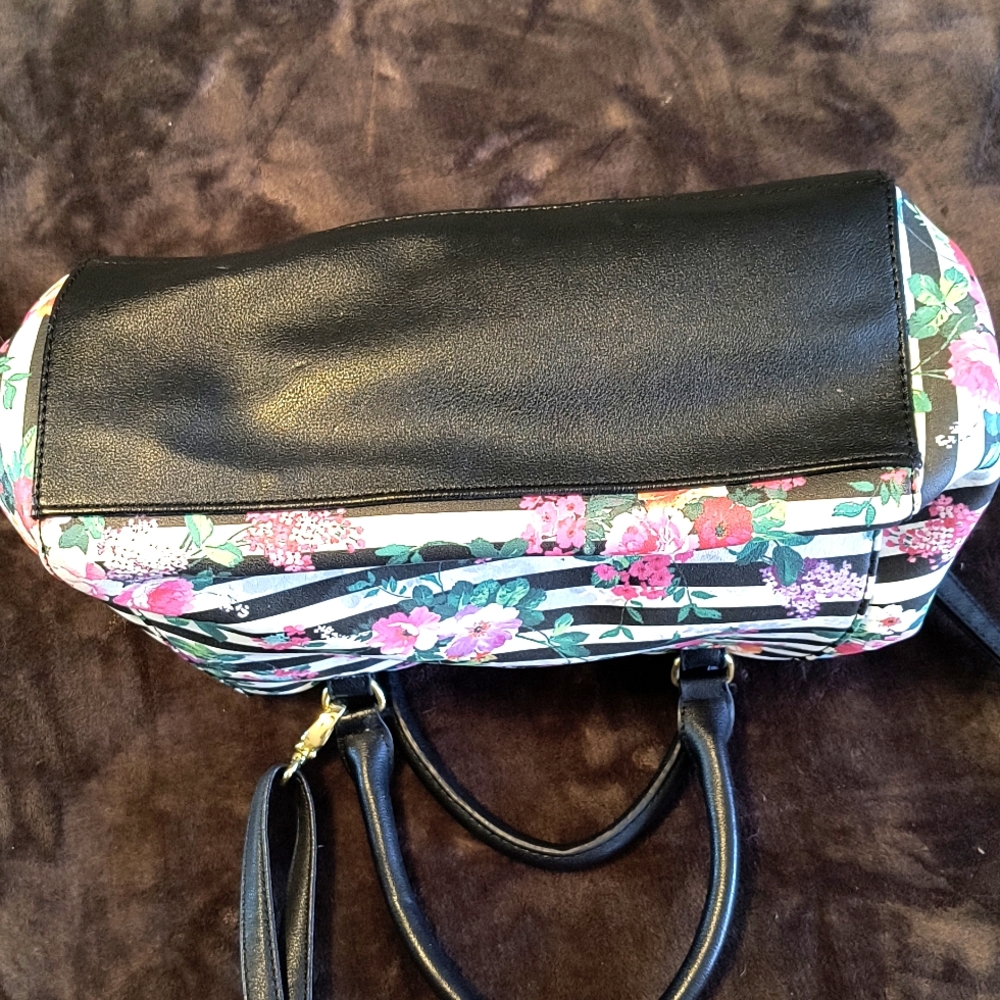 Nicole Miller Floral Pattern Satchell - Picture 3 of 7